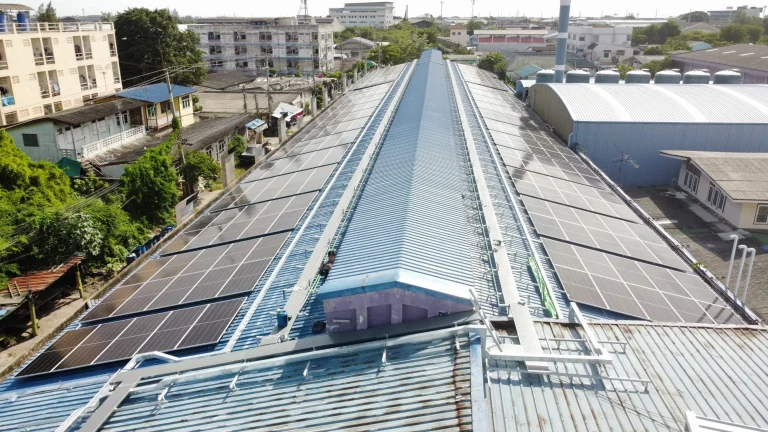 ติดตั้งโซลาร์เซลล์โรงงาน Royal Food 217.75 kWp — ภาพหน้างาน 2