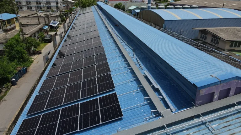 ติดตั้งโซลาร์เซลล์โรงงาน Royal Food 217.75 kWp — ภาพหน้างาน 4